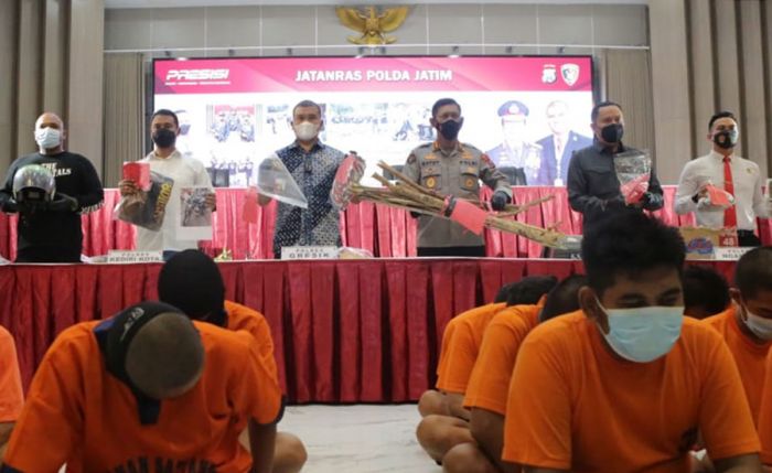 2 Bulan, Polda Jatim dan Polres Jajaran Amankan 72 Anggota Pesilat Pelaku Kekerasan dan Pengerusakan 2 Bulan, Polda Jatim dan Polres Jajaran Amankan 72 Anggota Pesilat Pelaku Kekerasan dan Pengerusakan