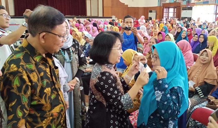 Semen Indonesia Sosialisasi Corona dan Bagikan 4.800 Masker