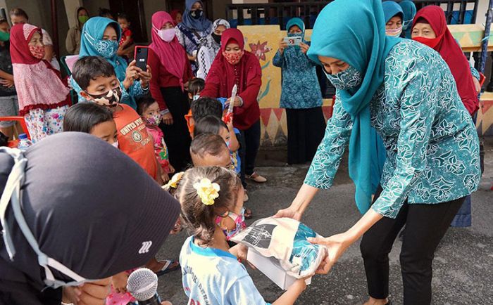 Tingkatkan Kualitas Gizi Balita, PKK dan DKPP Kota Kediri Suplai Paket Menu Ikan ke Posyandu Tingkatkan Kualitas Gizi Balita, PKK dan DKPP Kota Kediri Suplai Paket Menu Ikan ke Posyandu