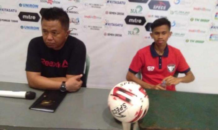 Madura FC Merasa Dikerjai Panpel Persatu, akan Lapor Komdis Madura FC Merasa Dikerjai Panpel Persatu, akan Lapor Komdis