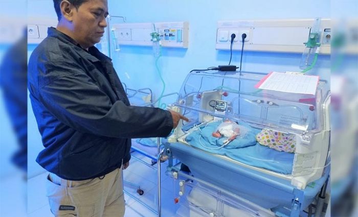 Bayi yang Ditemukan di Dalam Tas Ransel Akhirnya Tewas Setelah Dirawat di RSUD Bayi yang Ditemukan di Dalam Tas Ransel Akhirnya Tewas Setelah Dirawat di RSUD