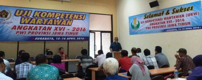 45 Wartawan Lulus Uji Kompetensi Angkatan XVI PWI Jatim 45 Wartawan Lulus Uji Kompetensi Angkatan XVI PWI Jatim