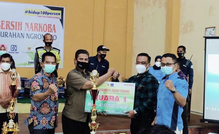Ajak Warga Waspada Bahaya Narkoba, Kelurahan Ngronggo Gelar Lomba Siskamling Ajak Warga Waspada Bahaya Narkoba, Kelurahan Ngronggo Gelar Lomba Siskamling