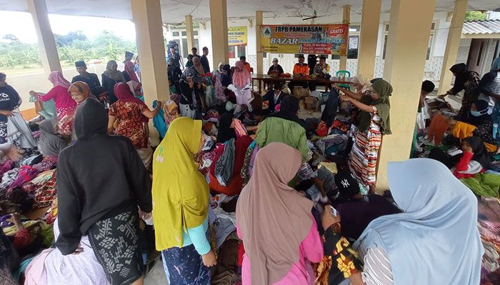 FRPB Pamekasan Gelar Bazar Baju Layak Pakai Gratis Layak Pakai Bagi Masyarakat Larangan Dalam FRPB Pamekasan Gelar Bazar Baju Layak Pakai Gratis Layak Pakai Bagi Masyarakat Larangan Dalam