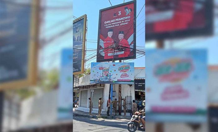 Reklame Ganjar Pranowo di Sampang Dicopot Satpol PP Reklame Ganjar Pranowo di Sampang Dicopot Satpol PP