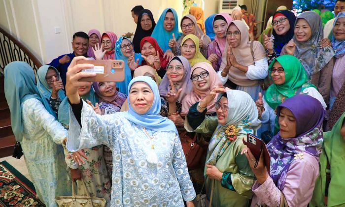 Akhiri Rangkaian Open House Lebaran Idul Fitri , Gubernur Khofifah Berterima Kasih ke Masyarakat Akhiri Rangkaian Open House Lebaran Idul Fitri , Gubernur Khofifah Berterima Kasih ke Masyarakat