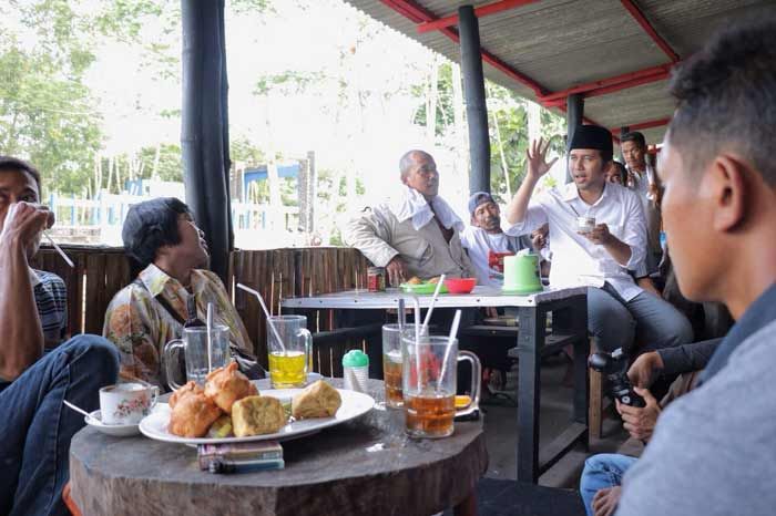 Diwaduli Paguyuban Warung Kopi, Emil Dardak Tawarkan Solusi Diwaduli Paguyuban Warung Kopi, Emil Dardak Tawarkan Solusi