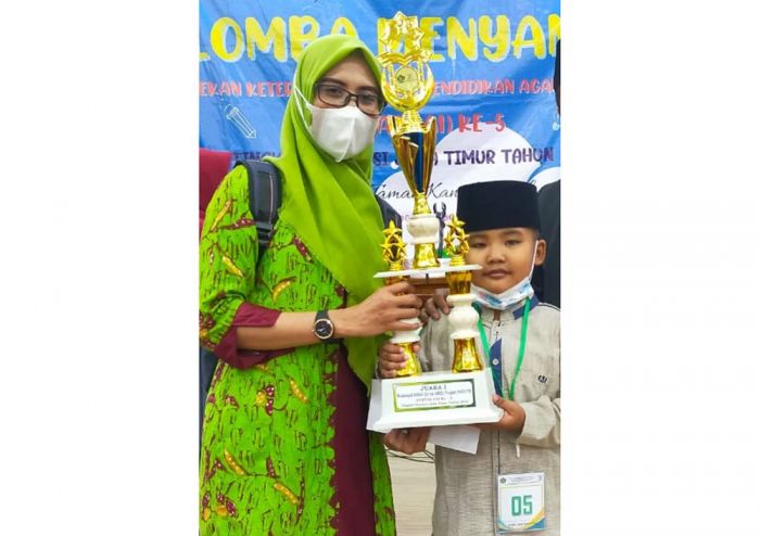 Siswa TK Lathifiyah 4 Lamongan Juara 1 MHQ Pentas PAI Provinsi Jatim 2021 Siswa TK Lathifiyah 4 Lamongan Juara 1 MHQ Pentas PAI Provinsi Jatim 2021