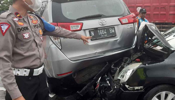 Dalam Waktu Bersamaan, Terjadi Dua Laka di Tol Sidoarjo Dalam Waktu Bersamaan, Terjadi Dua Laka di Tol Sidoarjo