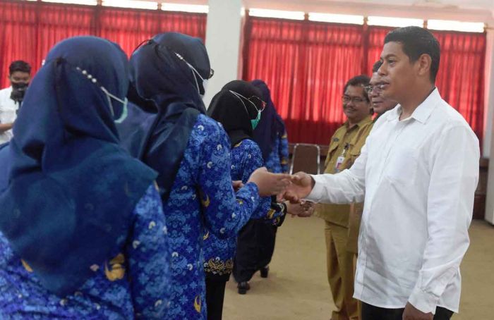Ambil Sumpah 550 ASN, Wali Kota Kediri Tegaskan untuk Beri Pelayanan Terbaik kepada Masyarakat Ambil Sumpah 550 ASN, Wali Kota Kediri Tegaskan untuk Beri Pelayanan Terbaik kepada Masyarakat