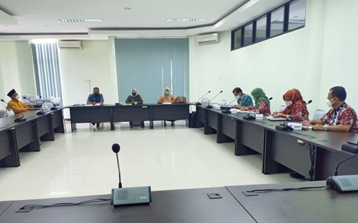 Jelang PTM, Komisi IV DPRD Tuban Temukan Ratusan Guru Belum Divaksin