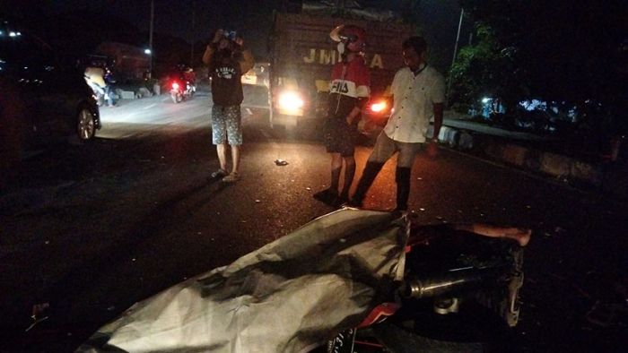 Pemuda ini Tewas Usai Tabrak Truk Tronton di Layang Trosobo Sidoarjo