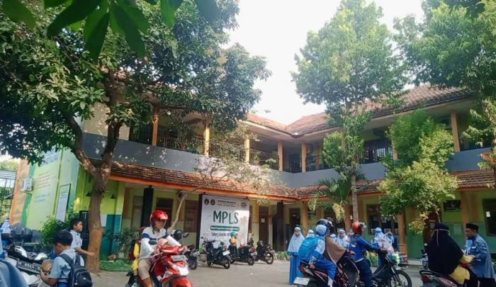 Teror Penelepon Gelap Resahkan Wali Murid di Kota Probolinggo Teror Penelepon Gelap Resahkan Wali Murid di Kota Probolinggo
