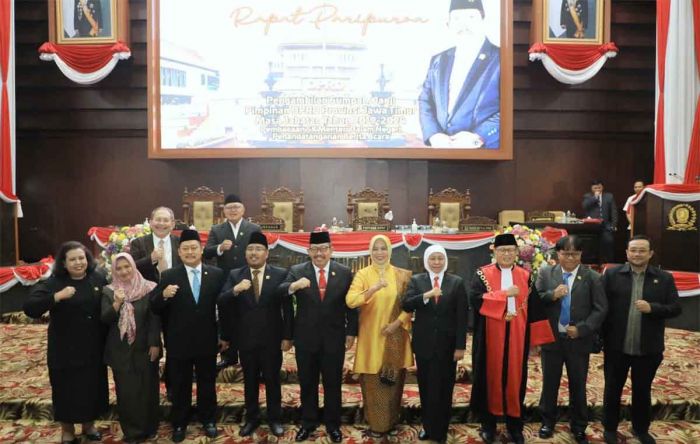 Ini Pesan Gubernur Khofifah saat Istu Hari Subagio Dilantik Jadi Pimpinan DPRD Jatim Ini Pesan Gubernur Khofifah saat Istu Hari Subagio Dilantik Jadi Pimpinan DPRD Jatim