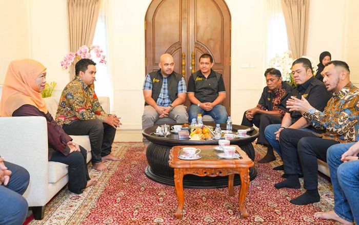 Giring Ganesha Bersama Relawan Giring Ganesha Bersama Relawan