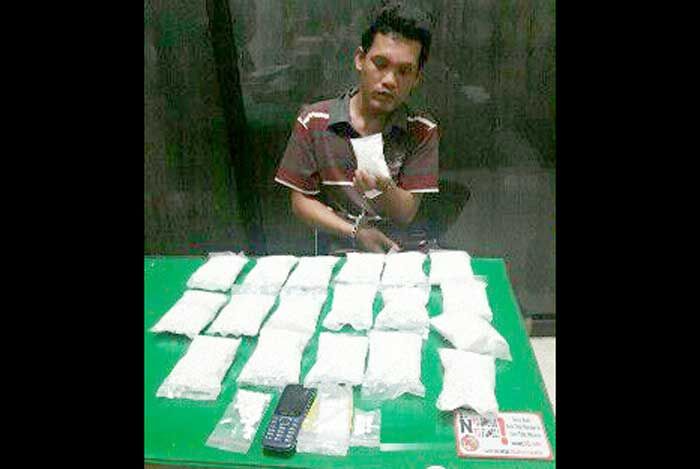 Tangkap Pengedar Asal Kediri, Polisi Amankan 19 Ribu Butir Dobel L Tangkap Pengedar Asal Kediri, Polisi Amankan 19 Ribu Butir Dobel L