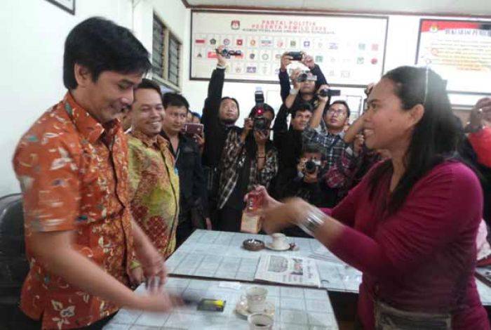 KPU Surabaya Dikado Obat Kuat KPU Surabaya Dikado Obat Kuat