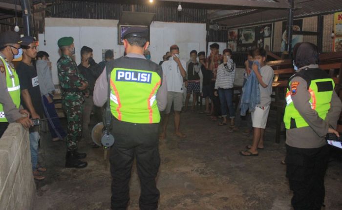 Demi Baju Lebaran dan Nongkrong di Kafe, Warga Kota Blitar Langgar Protokol Kesehatan Demi Baju Lebaran dan Nongkrong di Kafe, Warga Kota Blitar Langgar Protokol Kesehatan