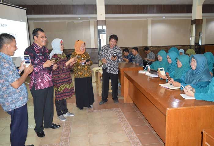 Diskominfo Gresik Ajari Ibu PKK Berinternet yang Sehat