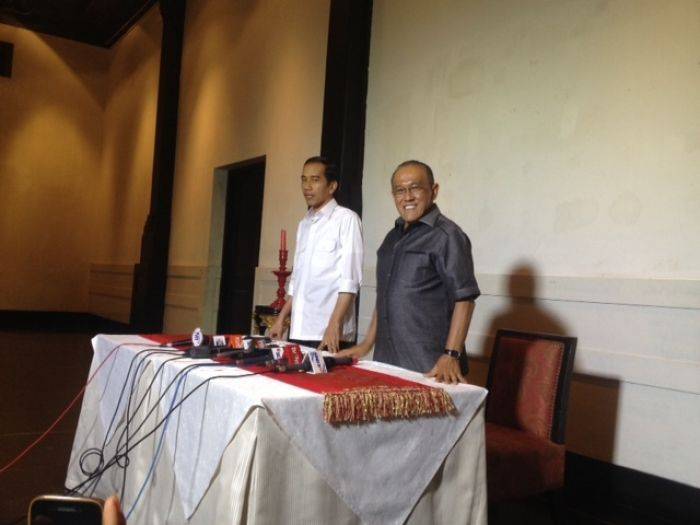 Ical Bertemu Jokowi, Hari Ini Tetap di KMP, Tak Tahu Pekan Depan Ical Bertemu Jokowi, Hari Ini Tetap di KMP, Tak Tahu Pekan Depan