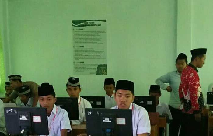 Hari Pertama Pelaksanaan UNBK SMP/MTs di Pamekasan, Server Sempat Error Hari Pertama Pelaksanaan UNBK SMP/MTs di Pamekasan, Server Sempat Error