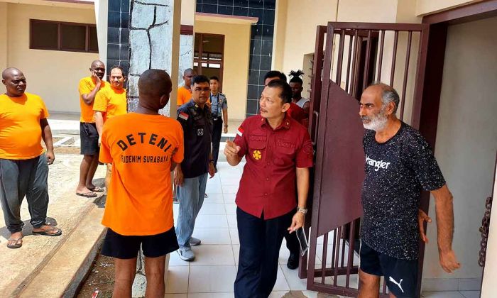 Fasilitas di Rusun Jemundo Sidoarjo Dirusak Puluhan Pengungsi, Petugas: Bukan dari Rohingya Fasilitas di Rusun Jemundo Sidoarjo Dirusak Puluhan Pengungsi, Petugas: Bukan dari Rohingya