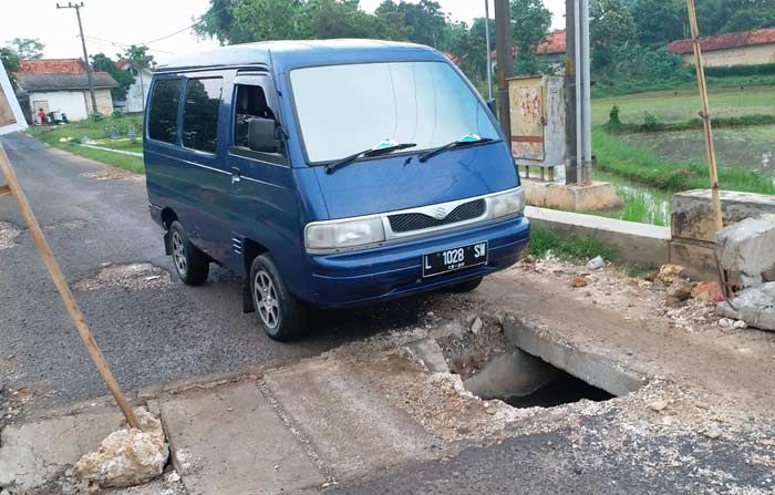 Belum Satu Tahun Diperbaiki, Jalan Desa Glagga-Berbeluk Rusak Lagi