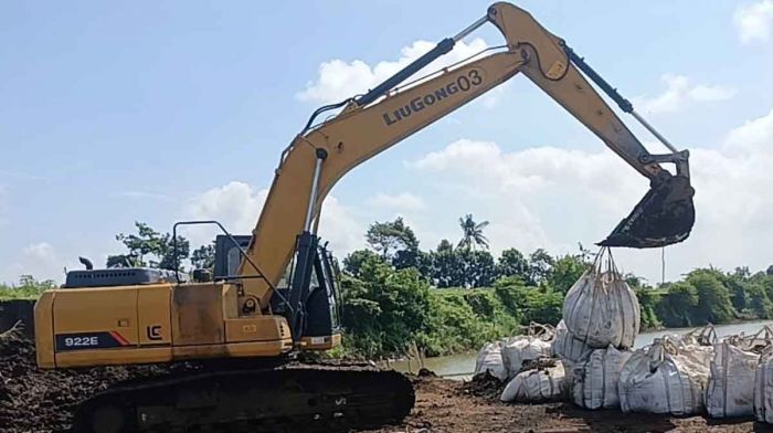 Pembangunan Spillway di Jember, Khofifah Jamin Ketersediaan Air Ribuan Hektare Lahan Pertanian Pembangunan Spillway di Jember, Khofifah Jamin Ketersediaan Air Ribuan Hektare Lahan Pertanian