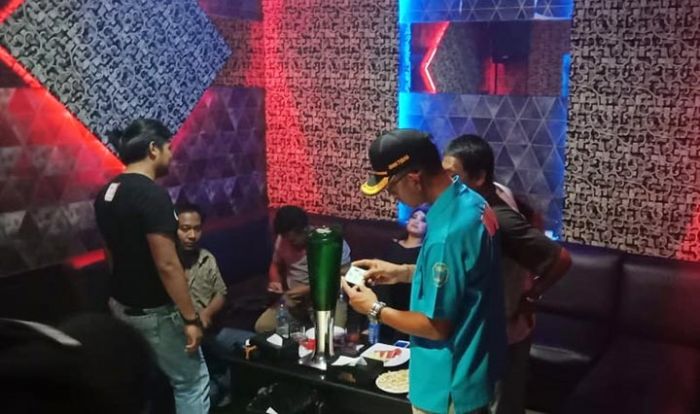 Asyik di Tempat Hiburan Malam, 3 Gadis di Bawah Umur Asal Lamongan Diamankan Petugas