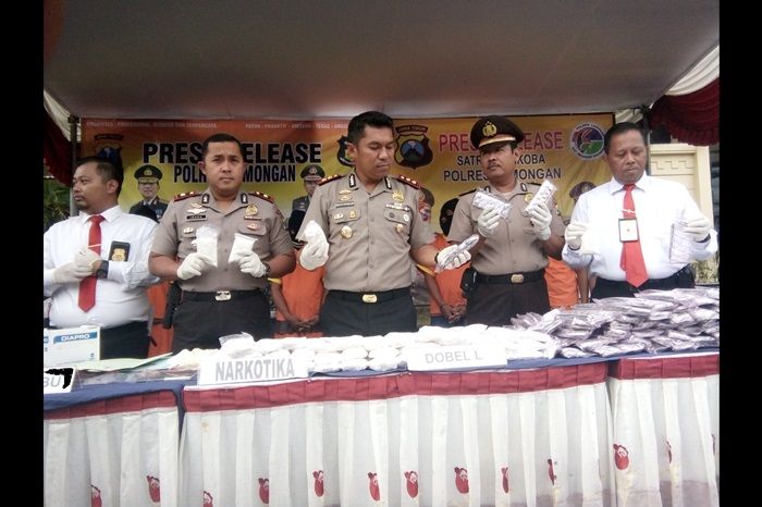 Bekuk Komplotan Pengedar, Polres Lamongan Sita 120.000 Dobel L Bekuk Komplotan Pengedar, Polres Lamongan Sita 120.000 Dobel L