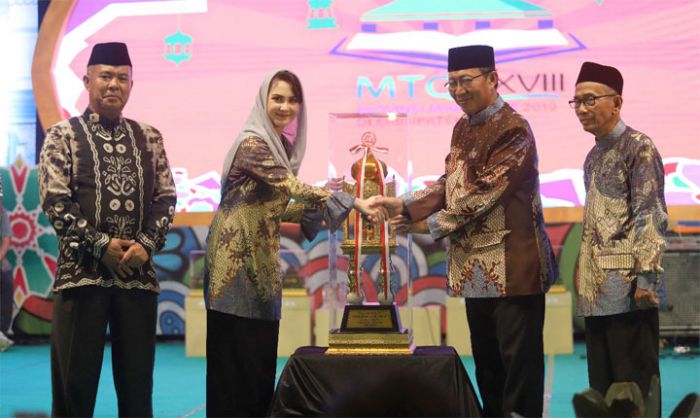 Kafilah Tuban Juara MTQ 2019, Bupati Huda: Jangan Terlalu Berbangga Kafilah Tuban Juara MTQ 2019, Bupati Huda: Jangan Terlalu Berbangga