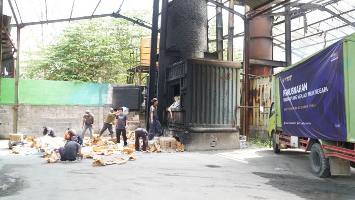 5,9 Juta Batang Rokok Ilegal Senilai Rp8,25 M Dimusnahkan Bea Cukai Sidoarjo 5,9 Juta Batang Rokok Ilegal Senilai Rp8,25 M Dimusnahkan Bea Cukai Sidoarjo