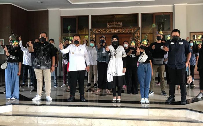 Linkrafin, Komunitas Seniman Asal Jember yang Juarai Lomba Karya Musik Kemenparekraf RI Linkrafin, Komunitas Seniman Asal Jember yang Juarai Lomba Karya Musik Kemenparekraf RI