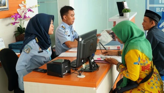 Siapa Berani Laporkan Adanya Calo, Imigrasi Kediri Bakal Gratiskan Paspor Siapa Berani Laporkan Adanya Calo, Imigrasi Kediri Bakal Gratiskan Paspor
