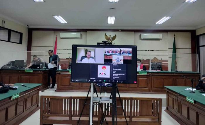 Sidang Putusan Ra Latif Ditunda, Jaksa Sebut Saksi Kembalikan Uang Rp3,4 Miliar Sidang Putusan Ra Latif Ditunda, Jaksa Sebut Saksi Kembalikan Uang Rp3,4 Miliar