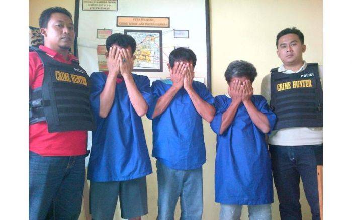 Tiga Tukang Bangunan di Surabaya Kompak Judi Togel Tiga Tukang Bangunan di Surabaya Kompak Judi Togel