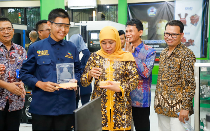 Khofifah: Kuatkan Konsolidasi Program Jatim Cerdas, Wujudkan Indonesia Emas 2045 Khofifah: Kuatkan Konsolidasi Program Jatim Cerdas, Wujudkan Indonesia Emas 2045