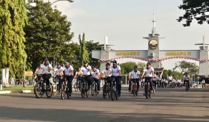 Pangarmada II Jalin Silaturrahmi Pimpinan Kotama TNI AL dengan Gelar Gowes Bersama Pangarmada II Jalin Silaturrahmi Pimpinan Kotama TNI AL dengan Gelar Gowes Bersama