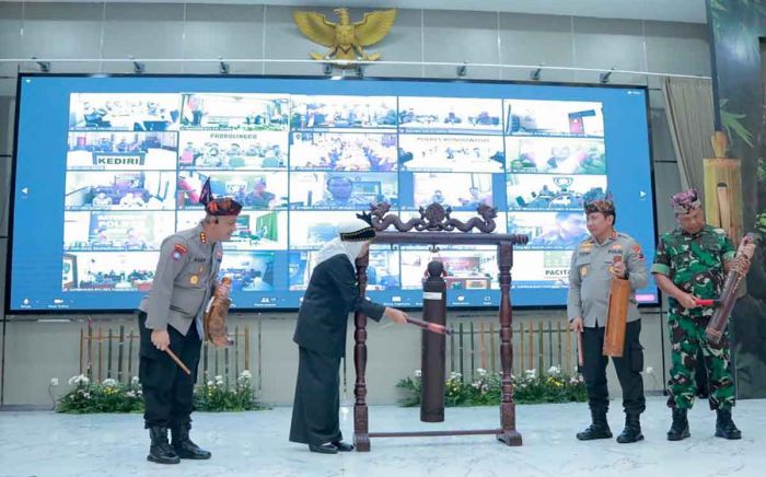 Revitalisasi Omah Rembug dan Siskamling dari Polda Jatim Diapresiasi Gubernur Khofifah Revitalisasi Omah Rembug dan Siskamling dari Polda Jatim Diapresiasi Gubernur Khofifah