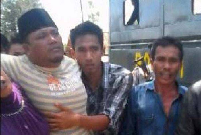 Mantan Kades Larangan Slampar Pamekasan Kembali Dibui Mantan Kades Larangan Slampar Pamekasan Kembali Dibui