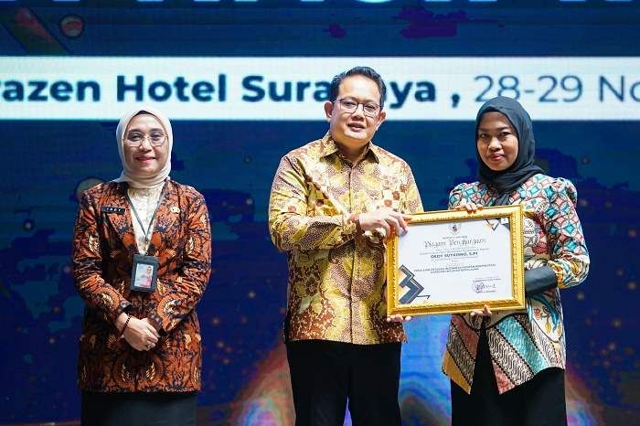 Dukung Program Makan Bergizi, Pj Gubernur Adhy Minta Jaminan Status Kesehatan Hewan di Jatim Dukung Program Makan Bergizi, Pj Gubernur Adhy Minta Jaminan Status Kesehatan Hewan di Jatim
