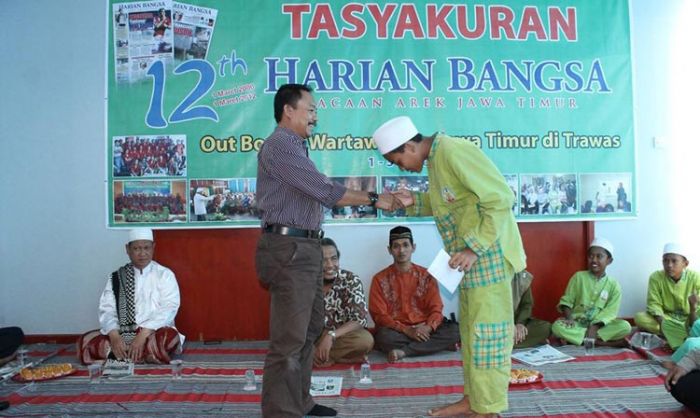 Ajak Tafakur Tahun Baru, HARIAN BANGSA & BANGSAONLINE.com Bersyukur selalu Bersama Anak Yatim Ajak Tafakur Tahun Baru, HARIAN BANGSA & BANGSAONLINE.com Bersyukur selalu Bersama Anak Yatim