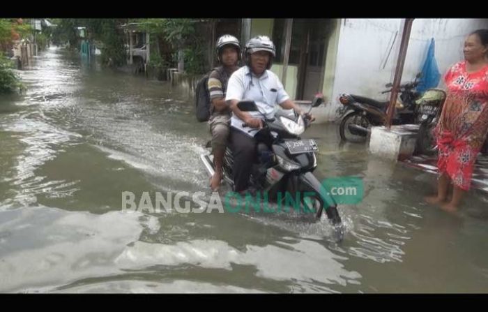 Ratusan Rumah di Rejoagung Ploso Jombang Terendam Banjir Ratusan Rumah di Rejoagung Ploso Jombang Terendam Banjir