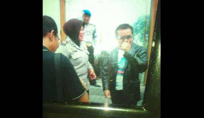 Kecewa Penanganan Kasus Lamborghini Maut, Belasan Warga Beri Polisi Recehan Kecewa Penanganan Kasus Lamborghini Maut, Belasan Warga Beri Polisi Recehan