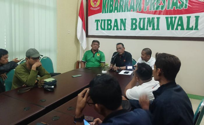 Karyawan KONI Tuban Belum Gajian Setahun Akibat Dana Operasional Tak Cair, Pengurus Patungan Karyawan KONI Tuban Belum Gajian Setahun Akibat Dana Operasional Tak Cair, Pengurus Patungan