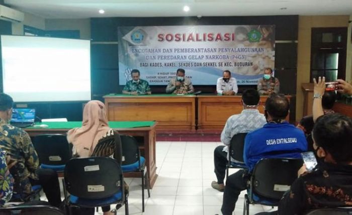 Peredaran Gelap Narkoba Masih Marak, BNNK Sidoarjo Ajak Perangkat Desa Sosialisasikan P4GN Peredaran Gelap Narkoba Masih Marak, BNNK Sidoarjo Ajak Perangkat Desa Sosialisasikan P4GN