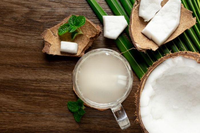 Bisakah Air Kelapa Turunkan Kadar Trigliserida dalam Tubuh? Ini Penjelasannya Bisakah Air Kelapa Turunkan Kadar Trigliserida dalam Tubuh? Ini Penjelasannya