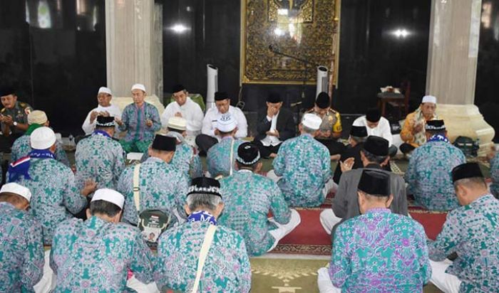 Wawali Mojokerto Sambut Kedatangan 133 Jamaah Haji