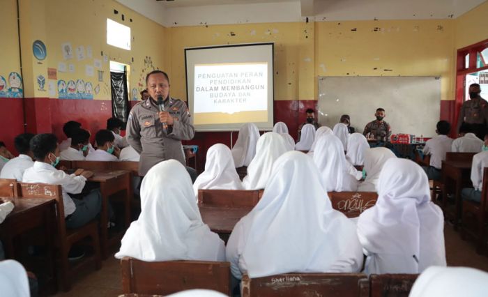 Bangun Budaya dan Karakter Pelajar SMK Budi Mulia Pakisaji, Satbinmas Polres Malang Berikan Binluh Bangun Budaya dan Karakter Pelajar SMK Budi Mulia Pakisaji, Satbinmas Polres Malang Berikan Binluh