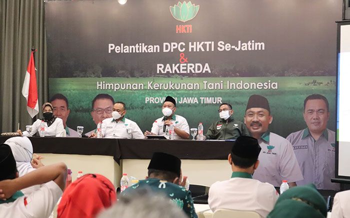 Hadiri Pelantikan dan Rakerda HKTI Jatim, Bupati Gresik Bilang Begini Hadiri Pelantikan dan Rakerda HKTI Jatim, Bupati Gresik Bilang Begini